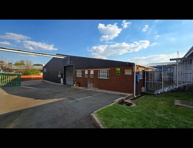 1,499M² WAREHOUSE TO LET IN EASTLEIGH